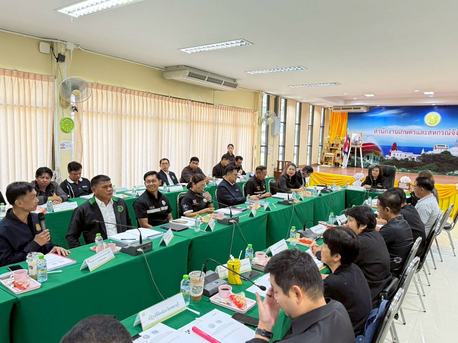 title - ปฏิรูปที่ดินจังหวัดเพชรบุรี พร้อมด้วย เจ้าหน้าที่ ส.ป.ก.เพชรบุรี ร่วมการประชุมตรวจติดตามผลการดำเนินงานตามแผนการตรวจราชการของผู้ตรวจราชการกระทรวงและสหกรณ์ (นางสุวรรณี ศรีสุวรรณ์) ประจำปีงบประมาณ พ.ศ. 2569 รอบที่ 2 เขตตรวจราชการที่ 4